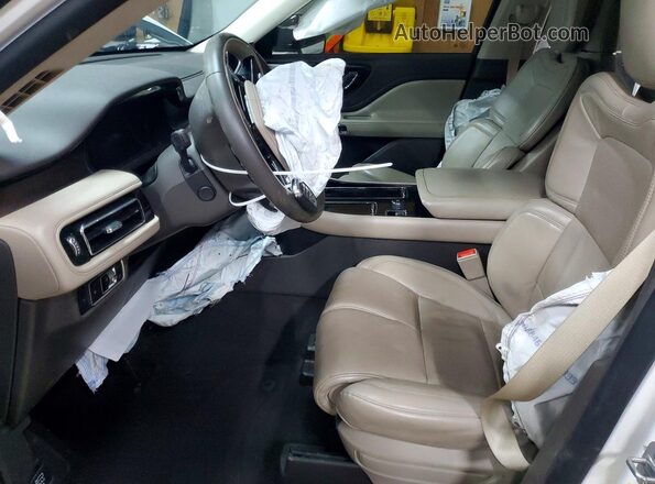 5LM5J7XC6LGL24358 2020 LINCOLN AVIATOR White Widok wnętrza z przodu