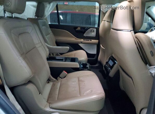 5LM5J7XC6LGL24358 2020 LINCOLN AVIATOR White Widok wnętrza z tyłu