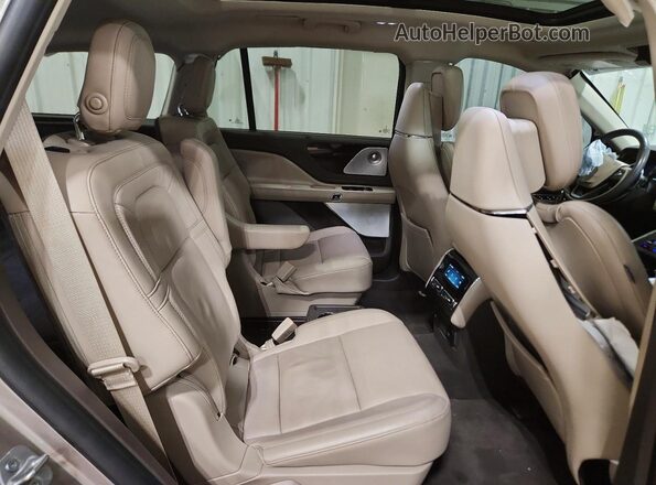 5LM5J7XC7LGL05074 2020 LINCOLN AVIATOR Tan უკანა სალონის ხედი