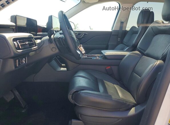 5LM5J7XC8SGL13277 2025 LINCOLN AVIATOR White Front interior view