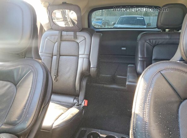 5LM5J7XC9LGL16769 2020 LINCOLN AVIATOR Silver Հետևի նստատեղերի տեսք