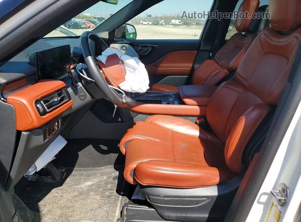 5LM5J7XC9SGL04927 2025 LINCOLN AVIATOR White Front interior view