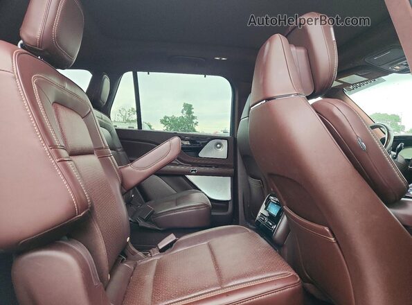 5LM5J9XC2MGL02631 2021 LINCOLN AVIATOR White Widok wnętrza z tyłu