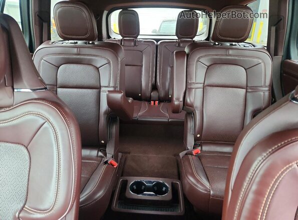 5LM5J9XC2MGL02631 2021 LINCOLN AVIATOR White Widok tylnych siedzeń