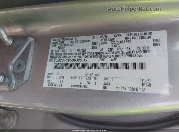 5LMCJ1C90GUJ28812 2016 LINCOLN MKC Silver Vista del compartimento del motor