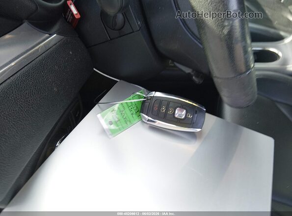 5LMCJ1C93HUL45708 2017 LINCOLN MKC Red Widok deski rozdzielczej