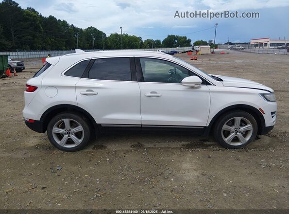 5LMCJ1C93HUL61536 2017 LINCOLN MKC White Вид задньої частини салону