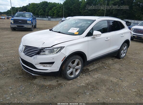 5LMCJ1C93HUL61536 2017 LINCOLN MKC White Передня ліва чверть