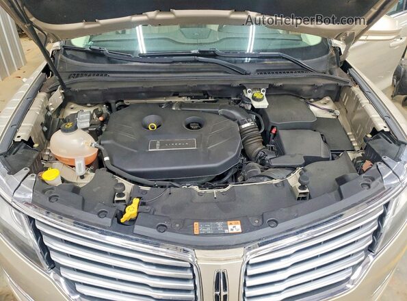 5LMCJ1C99HUL55546 2017 LINCOLN MKC Бежевый Вид задней части салона