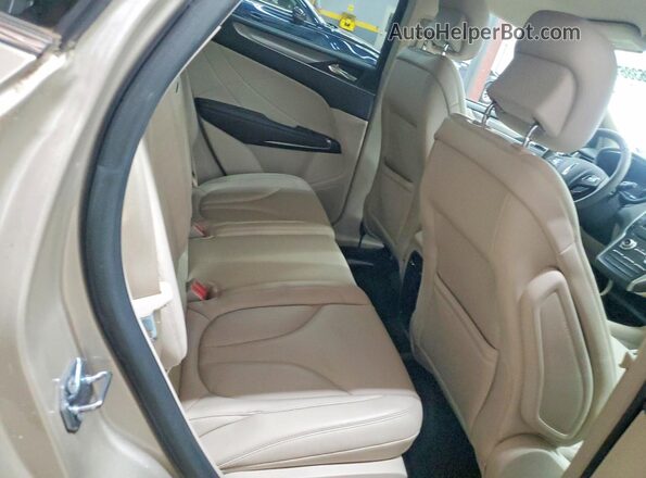 5LMCJ1C99HUL55546 2017 LINCOLN MKC Бежевый Вид задних сидений