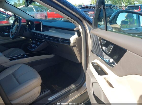 5LMCJ1D96MUL10685 2021 LINCOLN CORSAIR Gold Вид салону спереду