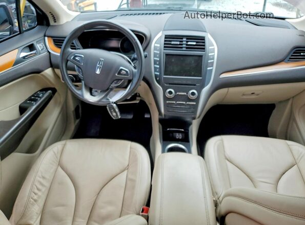 5LMCJ2C91KUL39631 2019 LINCOLN MKC Burgundy Vista del salpicadero