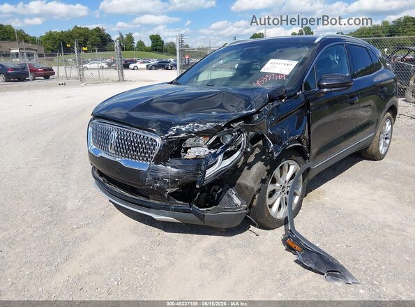 5LMCJ2C92KUL37581 2019 LINCOLN MKC Black Front view
