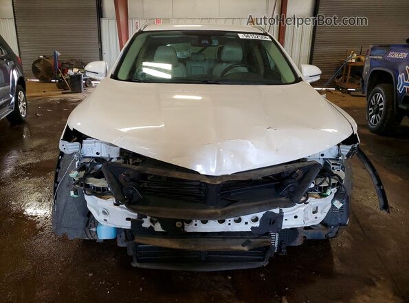 5LMCJ2C95HUL69062 2017 LINCOLN MKC Cream Вид спереду