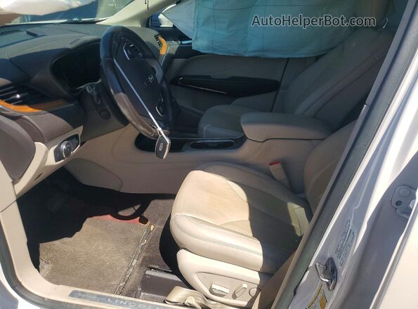 5LMCJ2C96HUL17066 2017 LINCOLN MKC White Front interior view