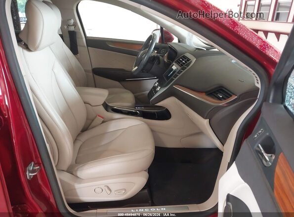 5LMCJ2C96HUL68518 2017 LINCOLN MKC Red Вид салону спереду