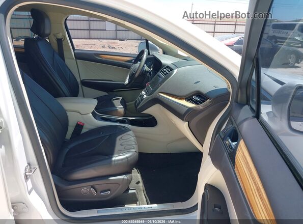 5LMCJ2C99GUJ05308 2016 LINCOLN MKC White Widok wnętrza z przodu