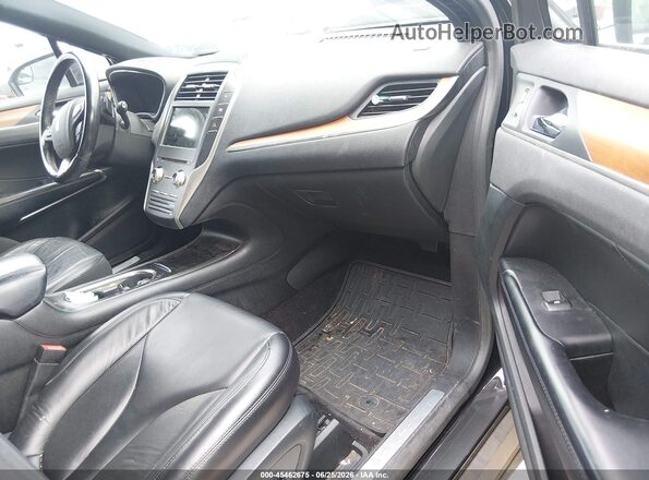 5LMCJ2C9XHUL28801 2017 LINCOLN MKC Black Front interior view