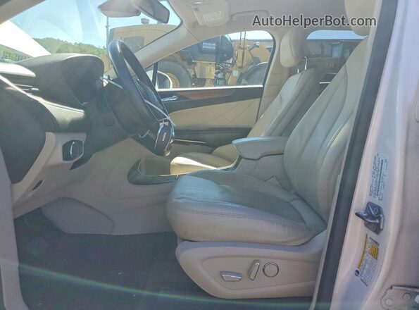 5LMCJ2D92JUL20275 2018 LINCOLN MKC White წინა სალონის ხედი