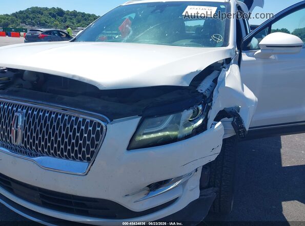 5LMCJ2D94KUL44403 2019 LINCOLN MKC White Widok z przodu