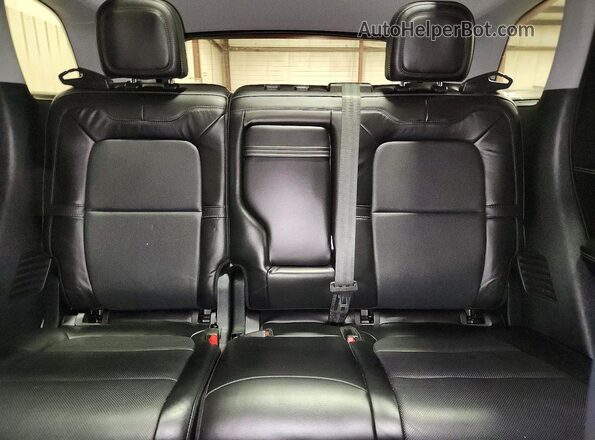 5LMCJ2D96LUL29838 2020 LINCOLN CORSAIR Black Widok tylnych siedzeń