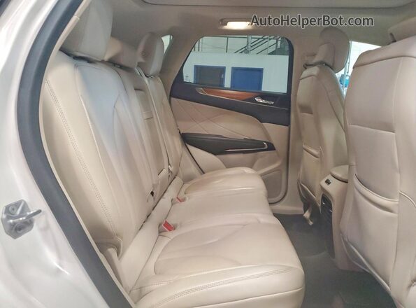 5LMCJ2D97JUL23348 2018 LINCOLN MKC White 