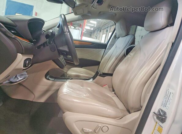 5LMCJ2D97JUL23348 2018 LINCOLN MKC White 