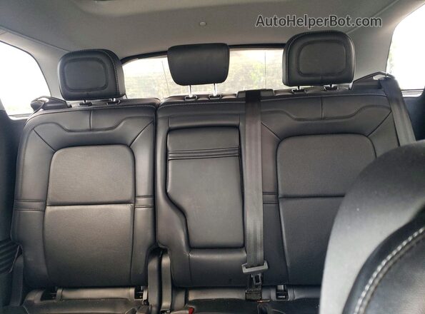 5LMCJ2D98NUL12915 2022 LINCOLN CORSAIR White Rear seats view