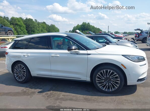 5LMCJ2DH5NUL02527 2022 LINCOLN CORSAIR White Widok wnętrza z tyłu
