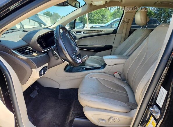 5LMCJ3C90HUL56869 2017 LINCOLN MKC Black წინა სალონის ხედი