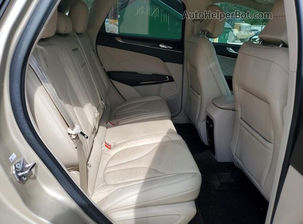 5LMCJ3C92HUL55271 2017 LINCOLN MKC Cream 