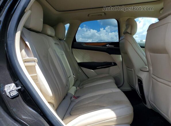 5LMCJ3C94GUJ04444 2016 LINCOLN MKC Черный Вид задней части салона