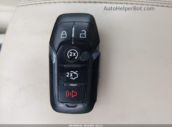 5LMCJ3C94GUJ31109 2016 LINCOLN MKC White Вид панелі приладів