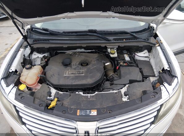 5LMCJ3C94GUJ31109 2016 LINCOLN MKC White Вид ззаду