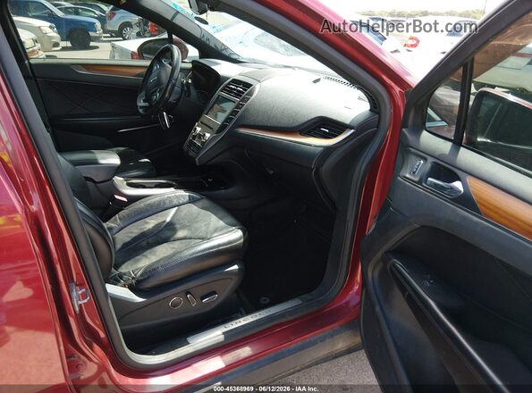5LMCJ3C94HUL09280 2017 LINCOLN MKC Burgundy Front interior view