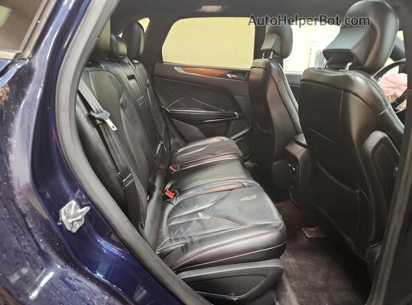 5LMCJ3C98HUL24283 2017 LINCOLN MKC Blue Widok wnętrza z tyłu