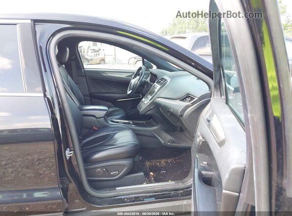 5LMCJ3D90HUL54327 2017 LINCOLN MKC Black Вид салону спереду