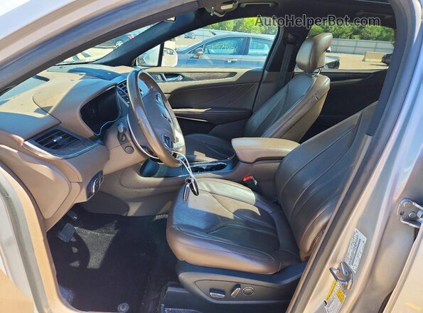 5LMCJ3D95HUL00019 2017 LINCOLN MKC Silver Սալոնի դիմացի տեսք