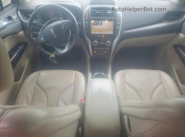 5LMCJ3D95JUL00852 2018 LINCOLN MKC Beige წინა პანელის ხედი