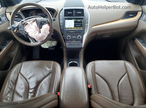 5LMCJ3D96GUJ30008 2016 LINCOLN MKC Black Dashboard view