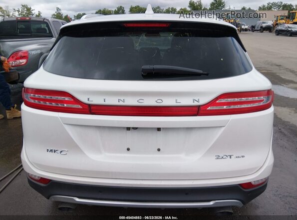 5LMCJ3D97HUL55801 2017 LINCOLN MKC White 