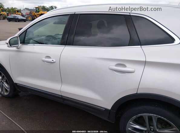 5LMCJ3D97HUL55801 2017 LINCOLN MKC White 