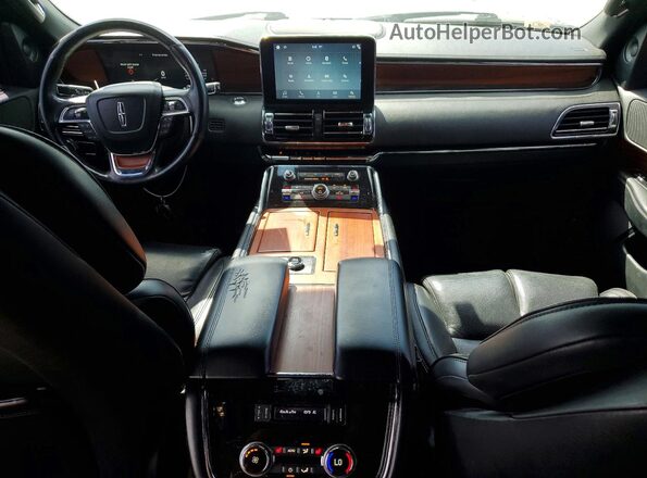5LMJJ2HT5JEL11237 2018 LINCOLN NAVIGATOR Черный Вид панели приборов