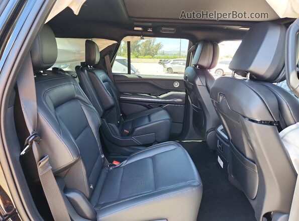 5LMJJ2LG1SEL03745 2025 LINCOLN NAVIGATOR Черный Вид задней части салона