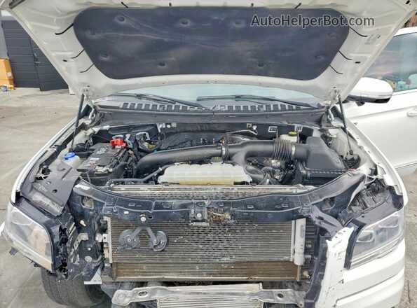 5LMJJ2LG2REL13016 2024 LINCOLN NAVIGATOR White ძრავის განყოფილების ხედი