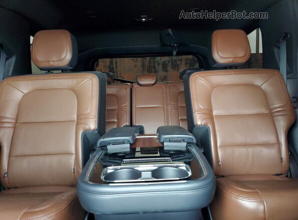 5LMJJ2LG2REL13016 2024 LINCOLN NAVIGATOR White უკანა სავარძლების ხედი