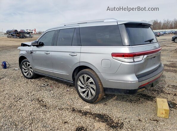 5LMJJ2LG4PEL05982 2023 LINCOLN NAVIGATOR Серебряный Задняя левая четверть