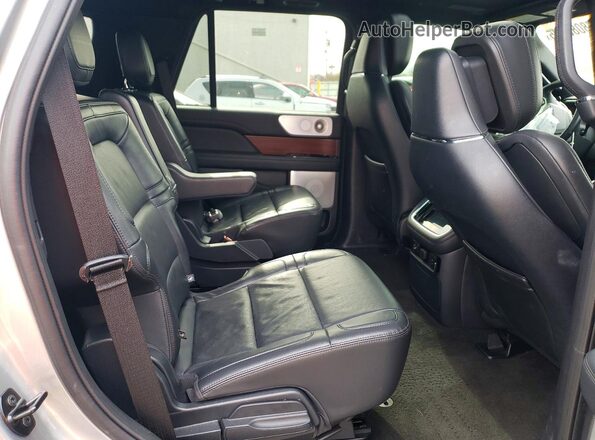5LMJJ2LG4PEL05982 2023 LINCOLN NAVIGATOR Серебряный Вид задней части салона