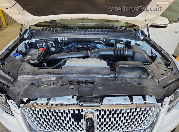 5LMJJ2LG6PEL04123 2023 LINCOLN NAVIGATOR White Vista del compartimento del motor