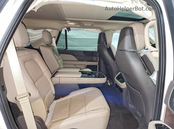 5LMJJ2LG6PEL04123 2023 LINCOLN NAVIGATOR White Vista interior trasera